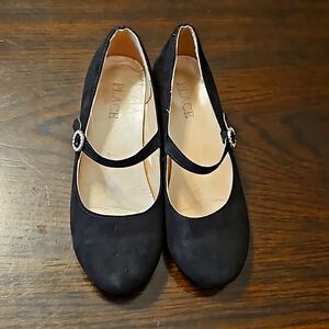 🦋5/$15 Girls Black Kitten Heels 1